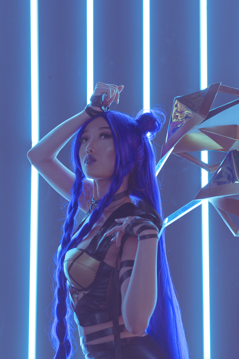 Illustration for article titled K/DA Kinda, The "World's Most Tryhard Cosplay Music Video"